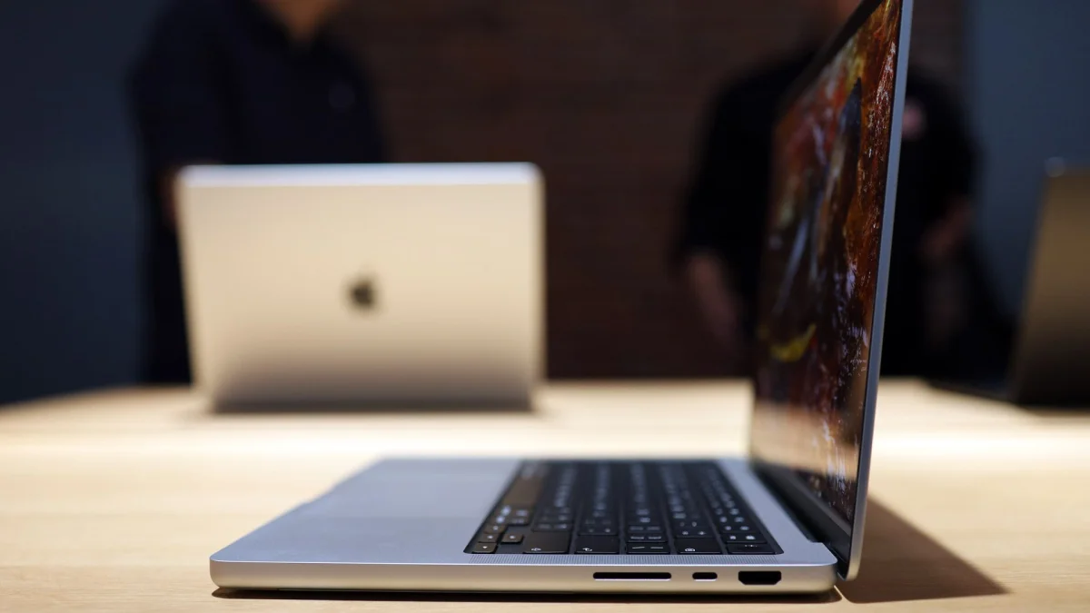 MacBook Pro M5 Pro hands on