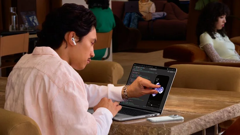 MacBook Pro with PROLED XDR Display