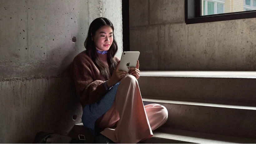 iPad Mini 8 lifestyle