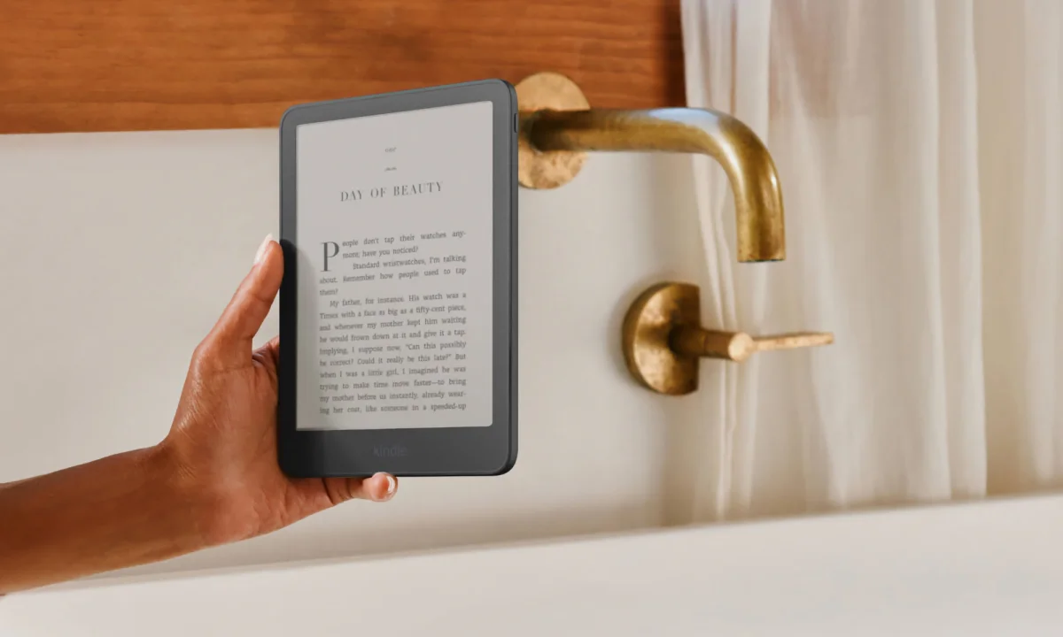 2026 Kindle Paperwhite using near water