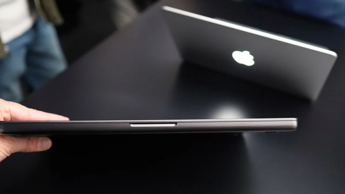 Apple Touchscreen MacBook Pro HANDS ON