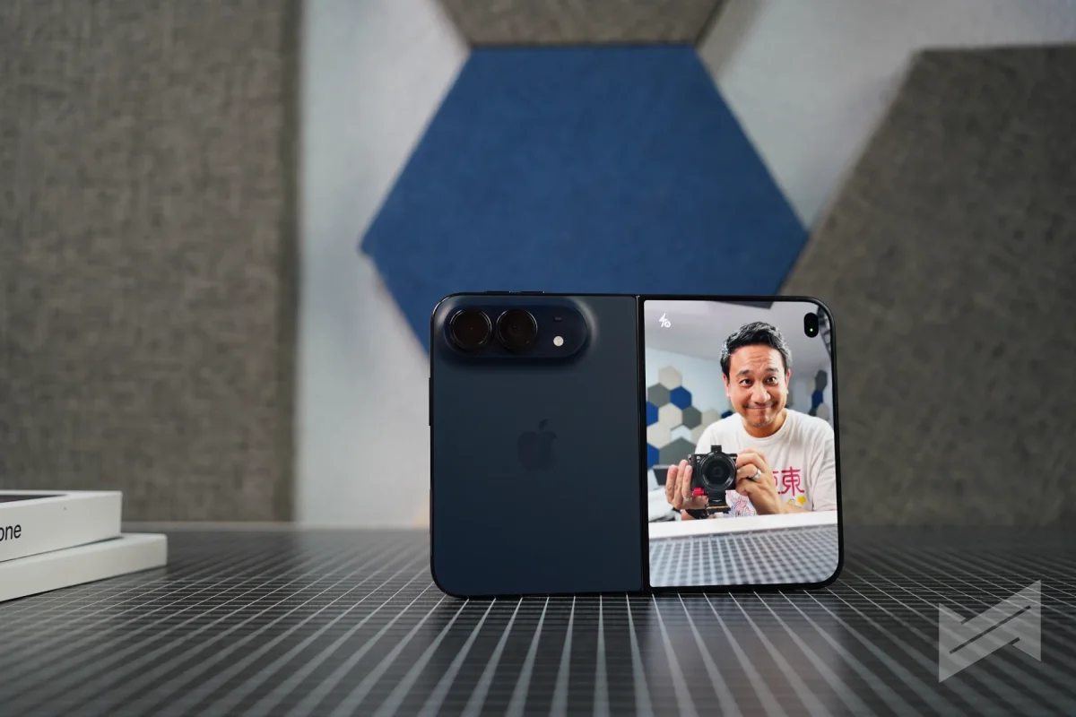 iPhone Duo Hands-On: How iOS 27 Makes the Foldable Feel Natural