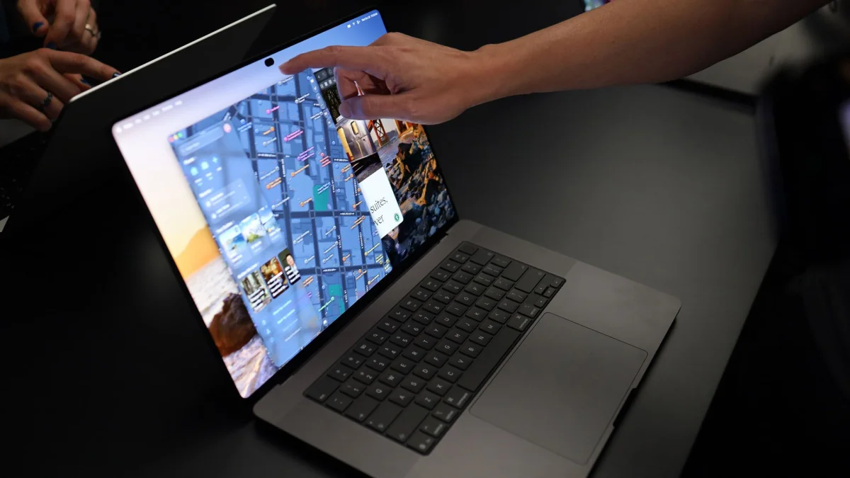 Apple’s Touchscreen MacBook Pro Feels Natural, but Starts at $2,899