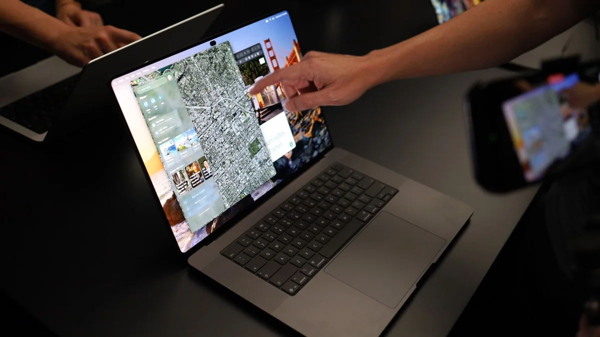 Apple Touchscreen MacBook Pro HANDS ON