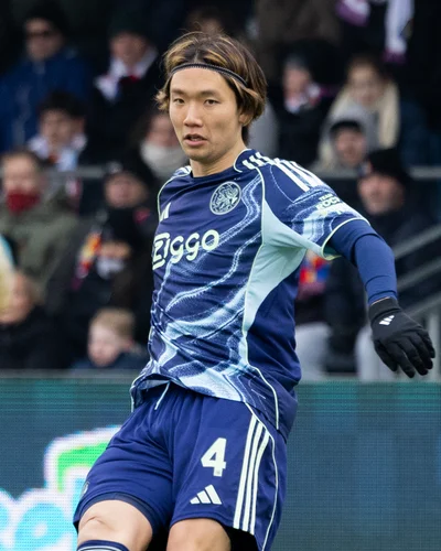 Ko Itakura
